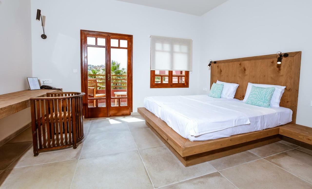 Anais Suites Kato Daratso Exterior photo