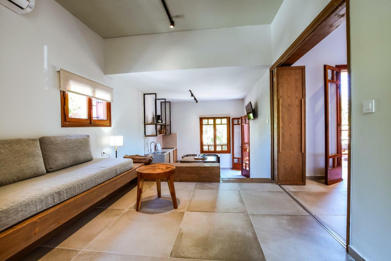 Anais Suites Kato Daratso Exterior photo